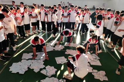 歡度國慶 喜迎校慶 獻禮四秩  鄂南高中舉行地理拼圖大賽